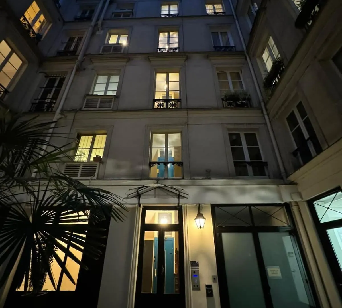 アパート Brand New Properties Near La Madeleine ! パリ フランス
