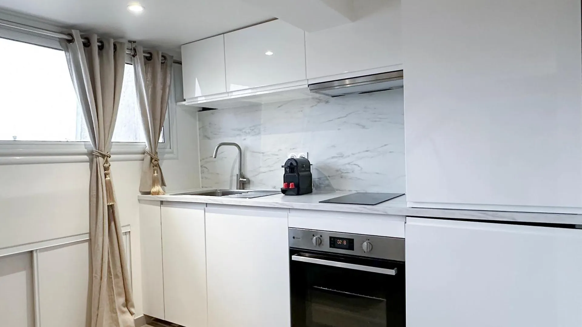 アパート Brand New Properties Near La Madeleine ! パリ