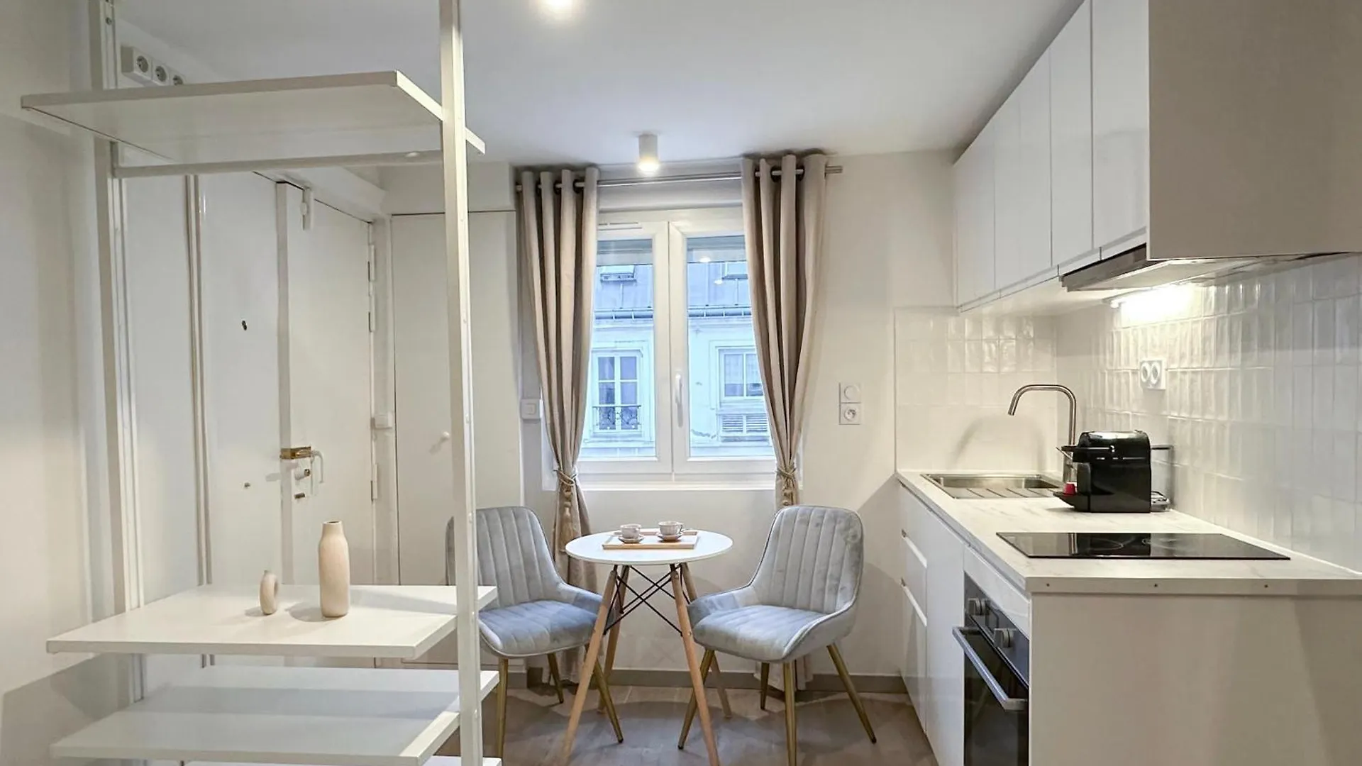 Brand New Properties Near La Madeleine ! Paris Appartement