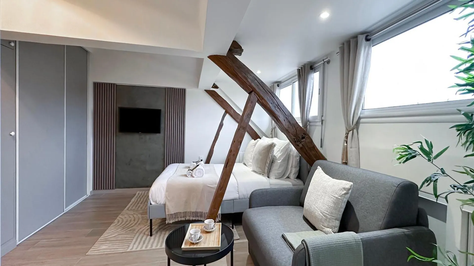 Brand New Properties Near La Madeleine ! Paris Appartement