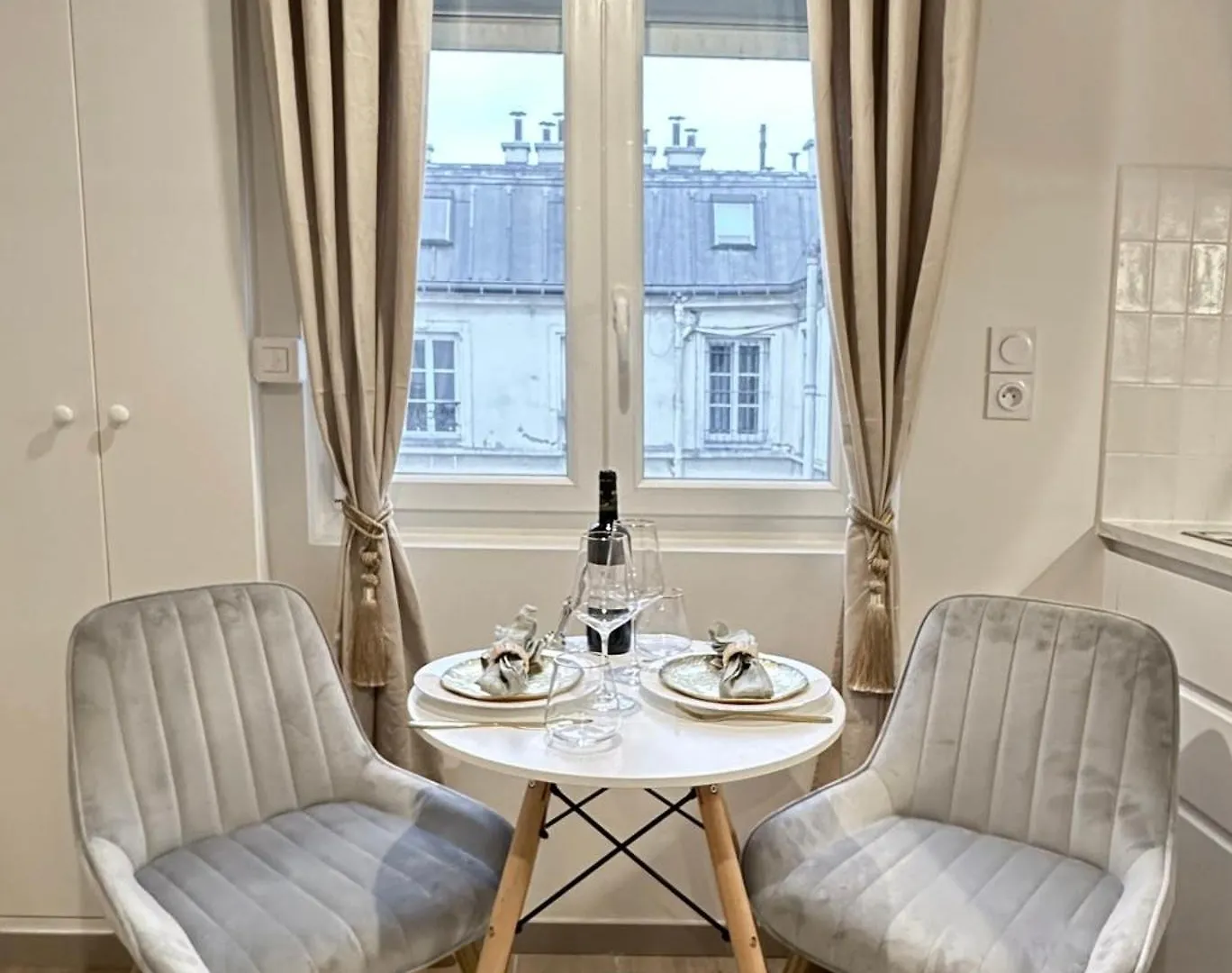 Brand New Properties Near La Madeleine ! 파리 아파트