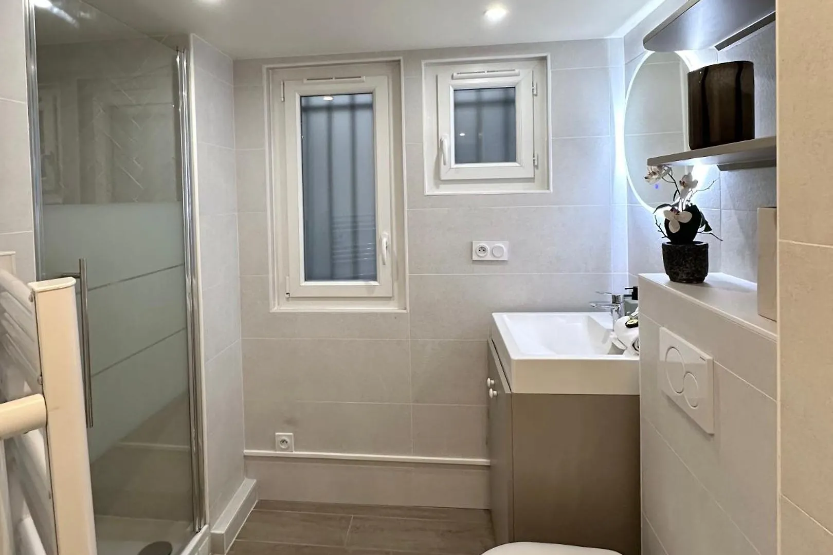 Brand New Properties Near La Madeleine ! 파리 0*,  프랑스