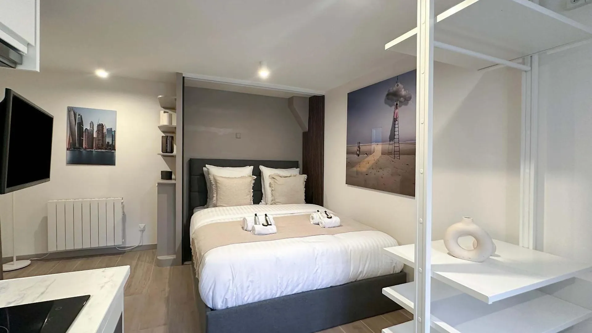 Brand New Properties Near La Madeleine ! 파리